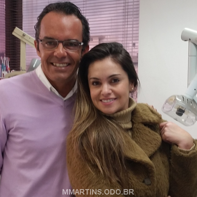 Dr. Marcelo Martins com paciente influenciador